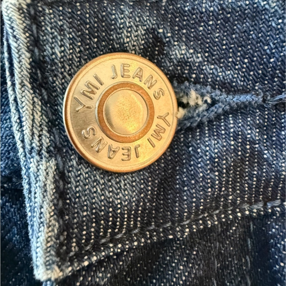 YMI high rise, distressed, cropped leg jeans. Size 5/27 - Picture 5 of 10